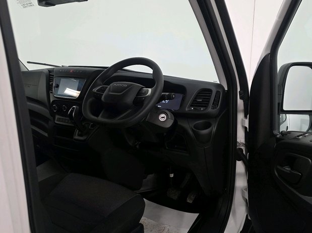 Iveco Daily Daily 35S14A8V H2 2.3 Van 3520L WB Hi-Matic 15