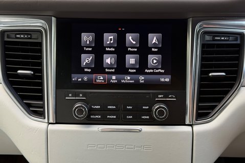 Porsche Macan TURBO PDK - TWO OWNERS -LANE ASSIST -20 INCH ALLOYS -APPLE CAR PLAY 42
