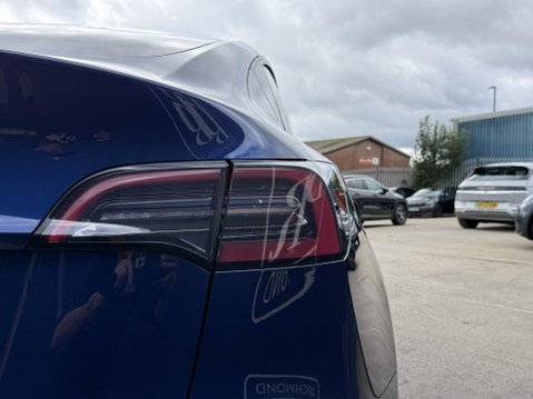 Tesla Model Y Long Range SUV 5dr Electric Auto RWD (346 ps) 19