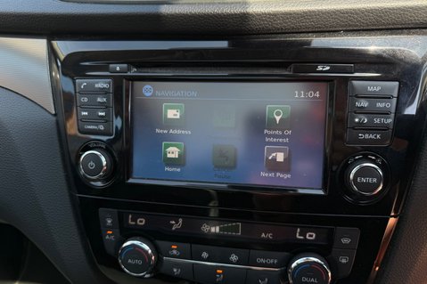 Nissan Qashqai TEKNA DIG-T.. 6 SERVICES.. GLASS ROOF.BOSE.CRUISE CONTROL  24