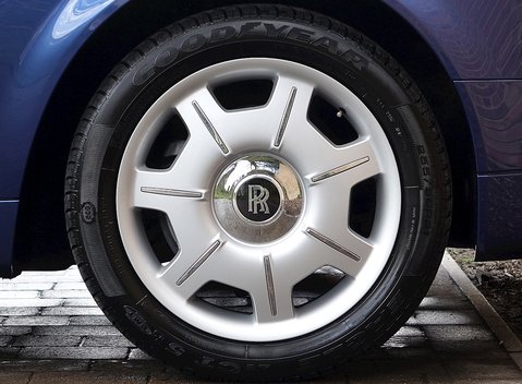 Rolls-Royce Phantom Series II 14