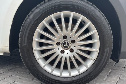Mercedes-Benz Vito 114 Progressive L2 Panel Van - Air Con / Rear Camera 31