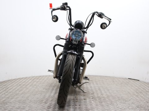 Triumph Bobber BONNEVILLE BOBBER 5