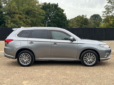 Mitsubishi Outlander PHEV EXCEED 7