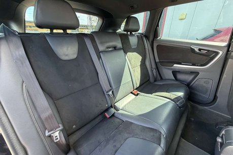 Volvo XC60 2.4 XC60 R-Design Nav D4 AWD 4WD 5dr 33