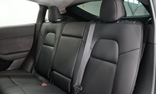 Tesla Model Y LONG RANGE AWD Comfort Suspension GROK AI One Owner Adaptive LEDs VAT Q 19