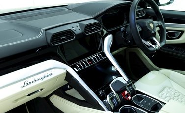 Lamborghini Urus 15