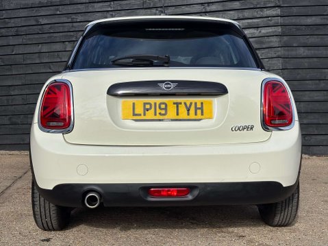 Mini Hatch 1.5 Cooper Classic 5dr 20