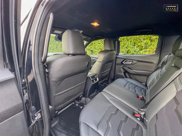 Isuzu D-Max V-Cross [SOLD MT] AUTO | 1.9LT | AC | Sensors | Camera | Tow Bar| 10