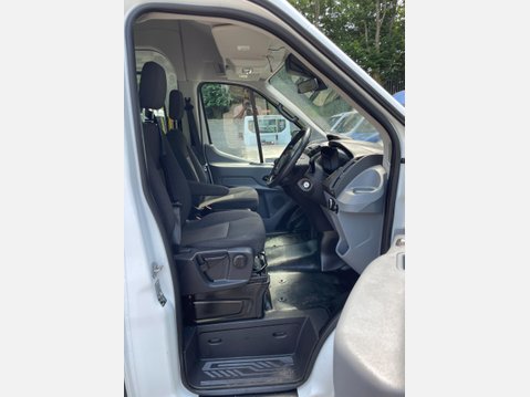 Ford Transit 2.2 TDCi 460 HDT L4 H3 4dr (18 seats) 25