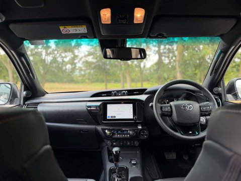Toyota Hilux 2.8 Hilux Invincible X MHEV 4WD A 4WD 4dr 30