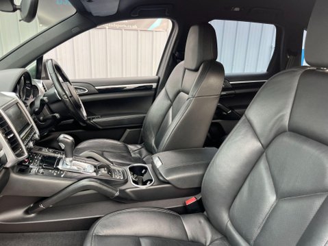 Porsche Cayenne 3.0 TD V6 Tiptronic 4WD Euro 5 (s/s) 5dr 32