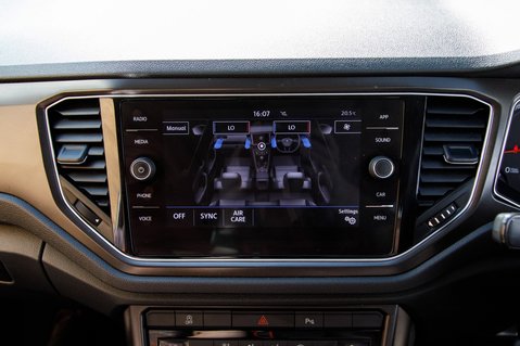 Volkswagen T-Roc SE TSI EVO DSG 29