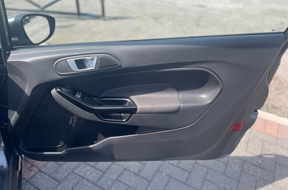 Ford Fiesta 1.25 ZETEC 27