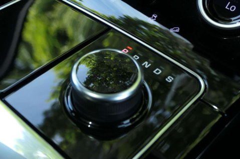 Land Rover Range Rover Velar R-DYNAMIC SE 33