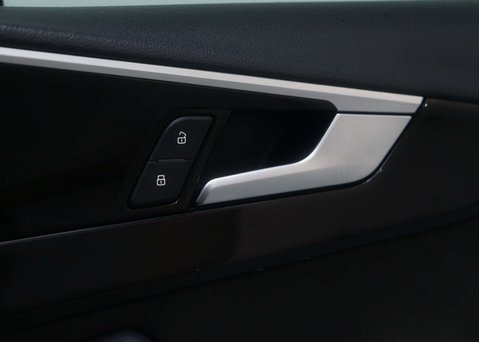 Audi A4 2.0 A4 Black Edition 35 TFSI Semi-Auto 4dr 44