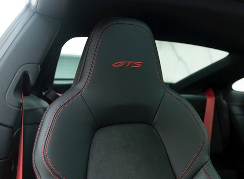 Porsche 911 (992) Carrera 4 GTS 11