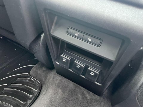 Land Rover Discovery Sport 2.0 TD4 HSE Dynamic Lux Auto 4WD Euro 6 (s/s) 5dr 39