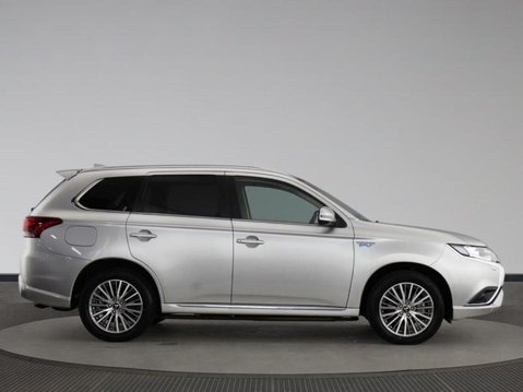 Mitsubishi Outlander PHEV DESIGN 3