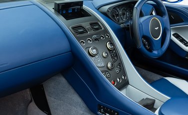 Aston Martin Vanquish Zagato Speedster 20
