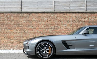 Mercedes-Benz SLS AMG GT Final Edition 21