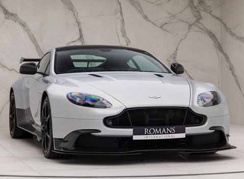 Aston Martin Vantage GT8 1