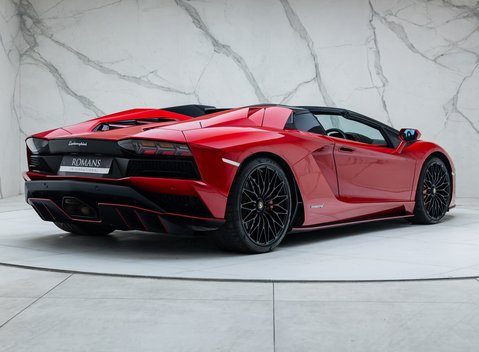 Lamborghini Aventador S LP 740-4 ROADSTER 8