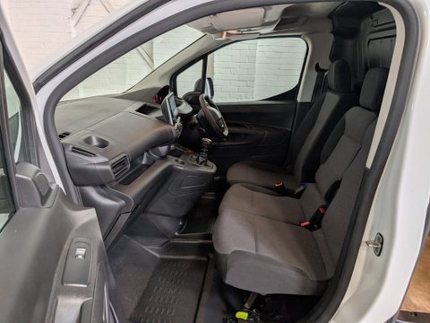 Peugeot Partner BLUEHDI PROFESSIONAL PREMIUM PLUS L1 17