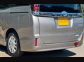 Toyota Noah Hybrid 1.8 34