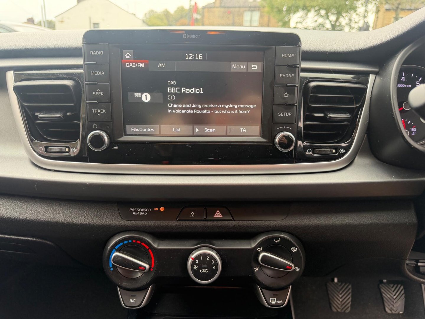 2019 Kia RIO — image 12