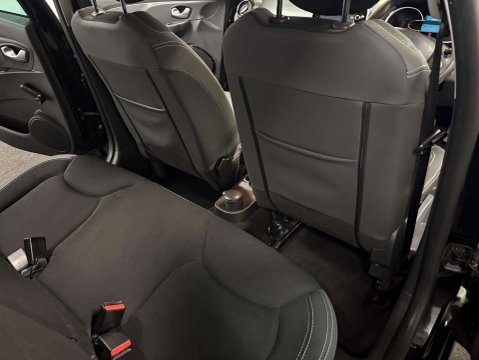 Renault Clio ICONIC TCE 28