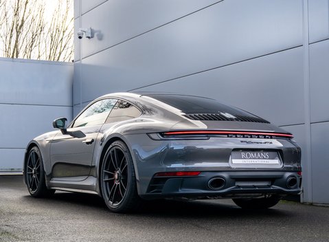 Porsche 911 Carrera GTS (992) 4