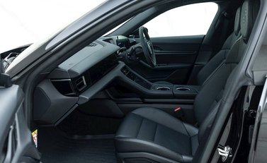 Porsche Taycan 4S Sport Turismo 14