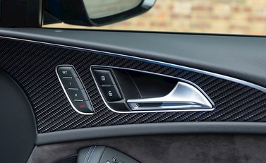 Audi RS6 Avant Performance 22