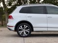 Volkswagen Touareg 3.0 Touareg V6 R-Line TDI BlueMotion Technology Auto 4WD 5dr 8