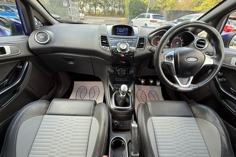 Ford Fiesta ST-2 - 8 SERVICES -NEW MOT -HEATED SEATS -KEYLESS -JUST SERVICED 4