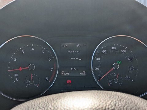 Volkswagen Polo SEL TSI DSG 29