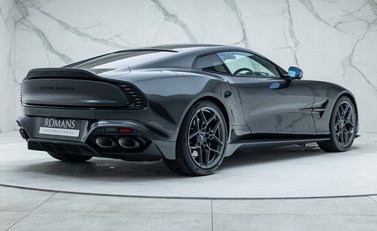 Aston Martin Vanquish V12 6