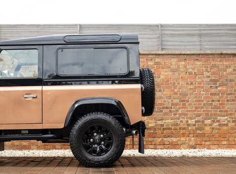 Land Rover Defender 90 Autobiography Edition 26