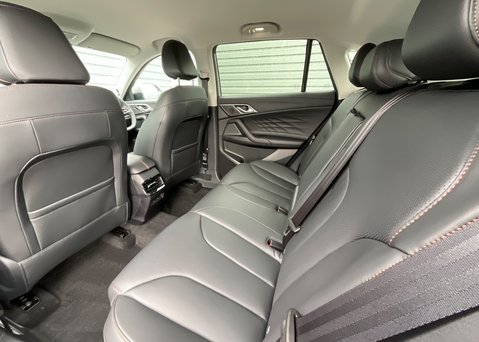 MG HS 1.5 T-GDI PHEV TROPHY 17
