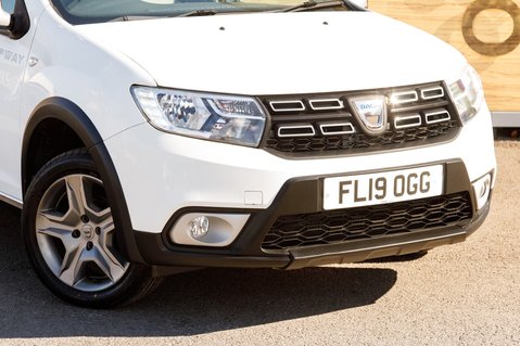 Dacia Sandero Stepway ESSENTIAL SCE 10
