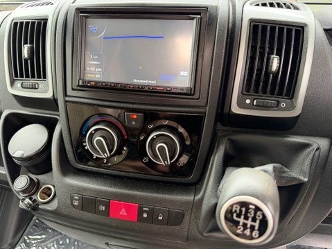 Auto-Trail Tracker EKS LOVELT LOW MILEAGE GREAT SPEC TRACKER 8