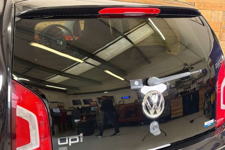Volkswagen Up 1.0 High up! Hatchback 5dr Petrol ASG Euro 5 (75 ps) 70
