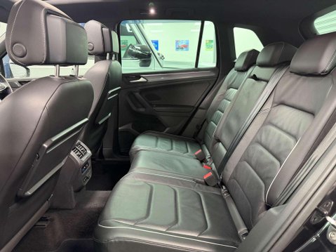 Volkswagen Tiguan 2.0 TDI R-Line Tech SUV 5dr Diesel DSG Euro 6 (s/s) (150 ps) 39
