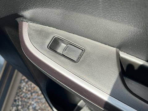 Suzuki Vitara SZ5 BOOSTERJET MHEV 45