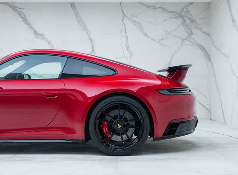 Porsche 911 Carrera GTS (992) 42