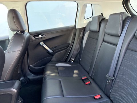 Peugeot 2008 1.6 2008 Allure e-HDi Semi-Auto 5dr 43