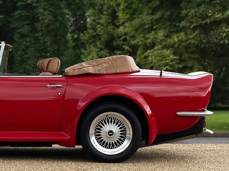 Aston Martin V8 VOLANTE 14