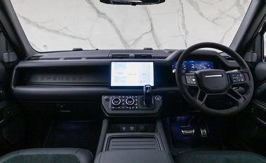 Land Rover Defender 110 V8 15