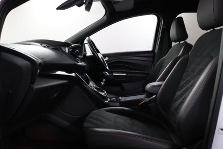 Ford Kuga ST-LINE 37